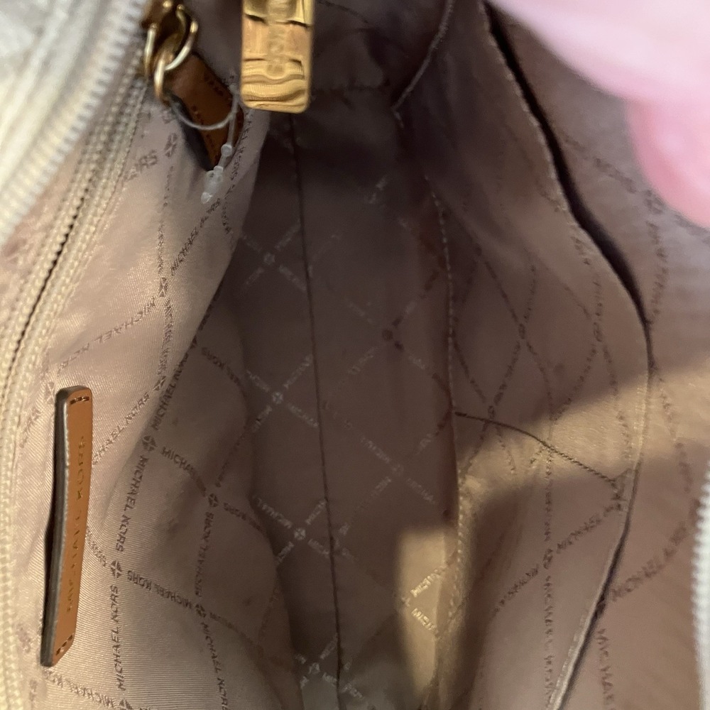 Michael Kors Vanilla Jet Set Travel‎ Handbag - Picture 8 of 10